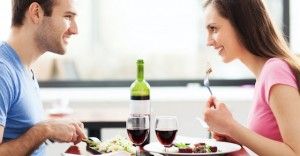 女性からほぼOKをもらえる、食事デートの絶妙な誘い方・６選