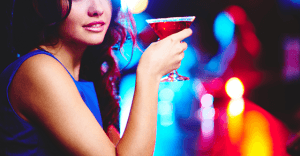 【悪用厳禁】ジュースしか飲まない女性に、お酒を飲ませる方法