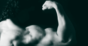 ガリ体型でも男らしい太い腕が作れる！効果的な筋トレ法【動画あり】