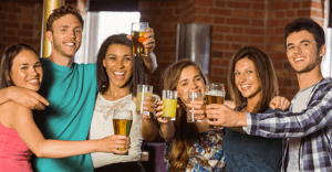 女性と一緒にお酒を飲むと仲良くなれる科学的な理由とは？