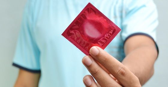コンドームと避妊リスクについて：装着のタイミングが命